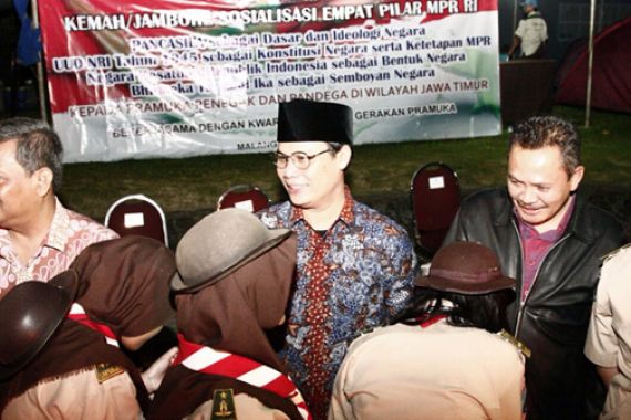 Jangan Pernah Berpikir Mengganti Ideologi Pancasila - JPNN.COM