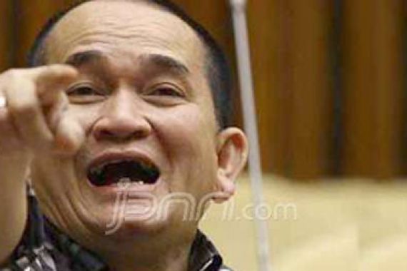 Ulah Ruhut Disandingkan dengan Kasus Zaskia Gotik - JPNN.COM