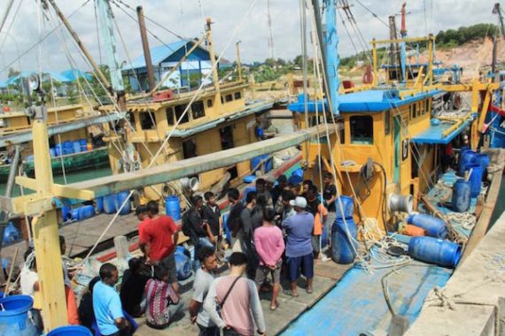 Belasan Kapal Pukat Jarah Hasil Laut Lingga, Nelayan Tradisional Risau - JPNN.COM