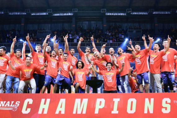 CLS Knights Juara, Surabaya Pantas Gelar Pesta - JPNN.COM