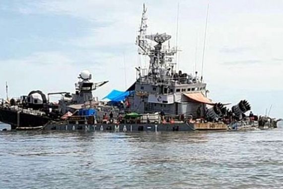 Nih, Penampakan Kapal Perang TNI yang Dikabarkan Karam Itu, Miring - JPNN.COM