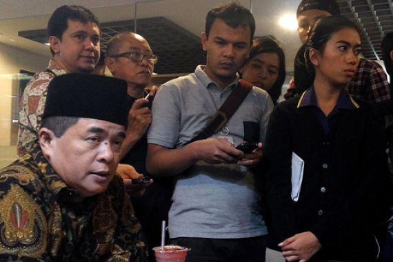 Akom: Negara Jangan Menyakiti Rakyat - JPNN.COM