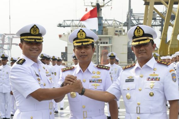 Jabatan Komandan KRI Banda Aceh Diserahterimakan - JPNN.COM