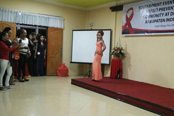 Dinilai Tak Layak Digelar, Satpol PP Bubarkan Sebuah Acara Fashion Show - JPNN.COM