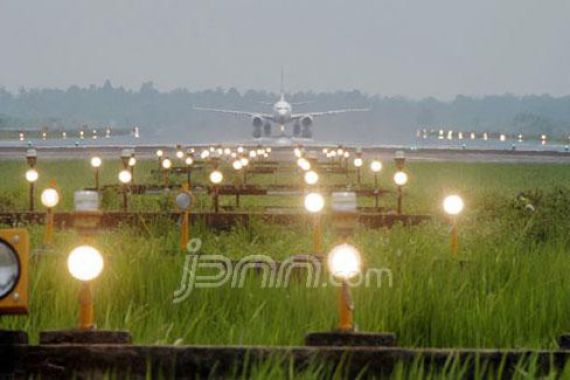 Bandara Supadio Perlu Landasan Pacu Baru - JPNN.COM