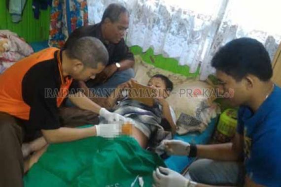 Penghasilan Tukang Khitan Menggiurkan Juga Ya - JPNN.COM