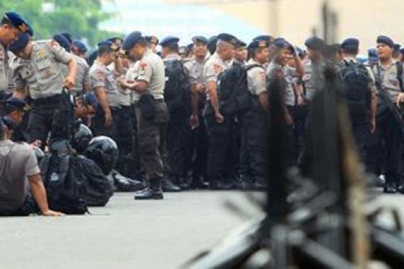 Polda Awasi Kelompok Bersenjata di Dekat LNG Tangguh - JPNN.COM