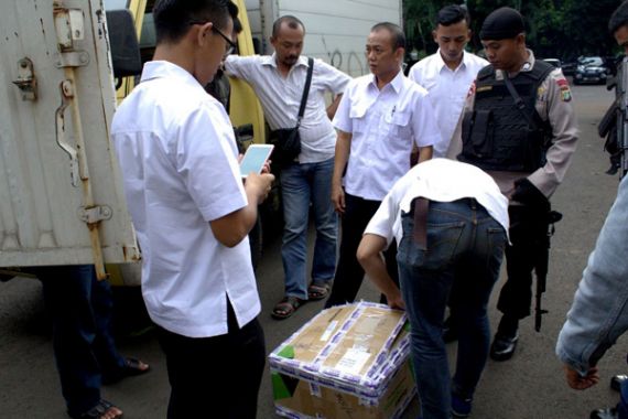 Amankan Puluhan Ribu Ponsel Pintar, Polisi Malah Bingung - JPNN.COM