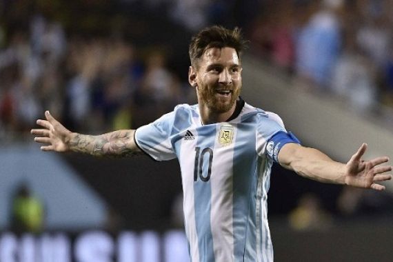 Luar Biasa! Messi Tampil, Cetak Hat-trick, Argentina ke Perempat Final - JPNN.COM