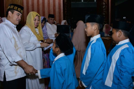 KSAL Santuni 150 Anak Yatim - JPNN.COM