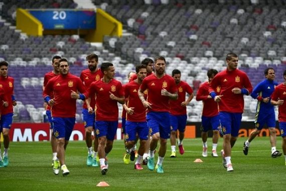 Spanyol Tak Pernah Kalah dari Rep. Cheska, Del Bosque Tak Terkesan - JPNN.COM