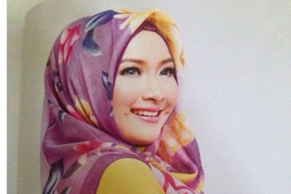 Si Cantik ini Bangga Nyanyikan Lagu Rhoma Irama - JPNN.COM