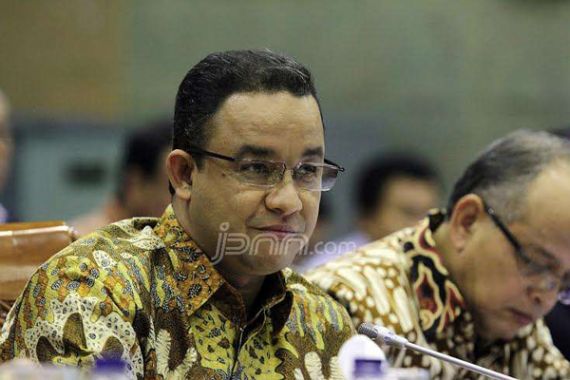 Menteri Anies Senang Baca Alquran di HP, Istrinya? - JPNN.COM