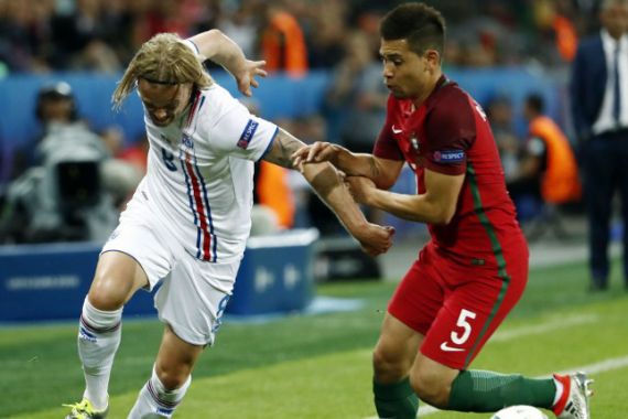 Tampil Apik Kontra Islandia, Bek Kiri Portugal Langsung Digaet Dortmund - JPNN.COM