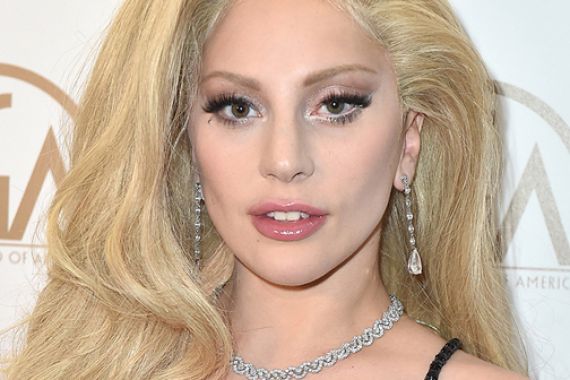 Wow, Lady Gaga Akan Bintangi Film Garapan Warner Bros? - JPNN.COM