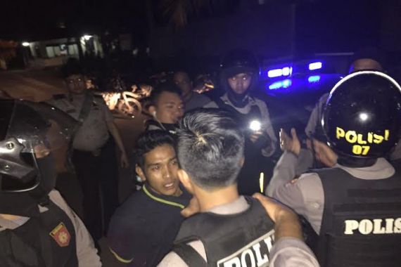 Ogah Ditangkap Polisi, Remaja Ini Keluarkan Pisau, Akhirnya... - JPNN.COM