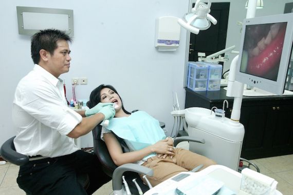 Kembalikan Gigi yang Hilang dengan Implan Tanpa Pembedahan - JPNN.COM