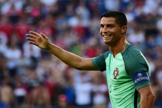 Ronaldo Torehkan Rekor, Portugal Melaju ke Babak 16-Besar - JPNN.COM