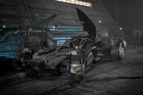 Lihat! Mobil Keren Batman dalam Film Justice League - JPNN.COM