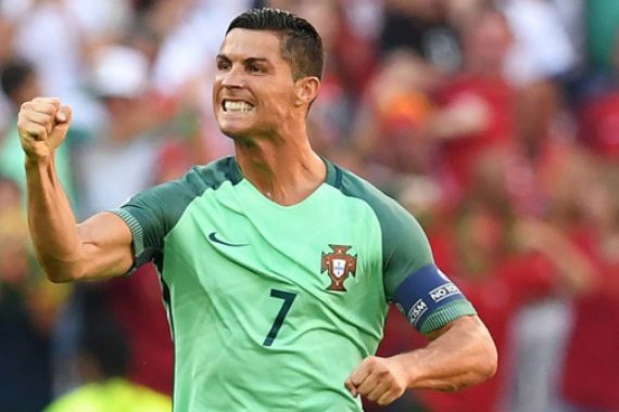 Begini Julukan Defender Portugal Untuk Pengkritik Ronaldo - JPNN.COM