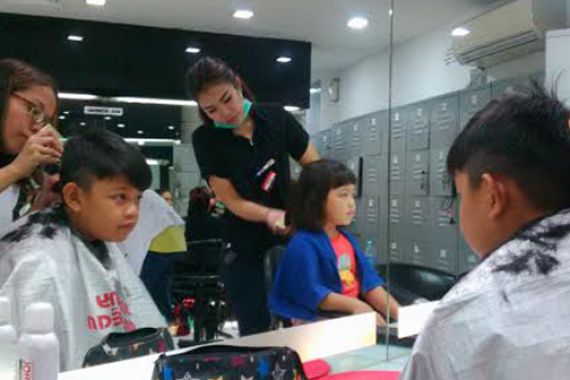 Jelang Lebaran, Salon Mulai Ramai - JPNN.COM
