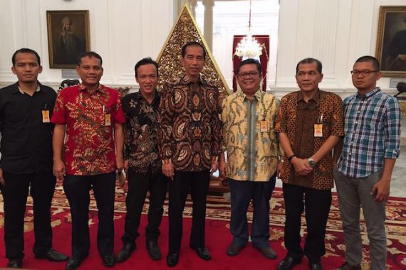 Jokowi Kumpulkan Pentolan Relawan Jelang Lebaran, Ini Pesannya... - JPNN.COM