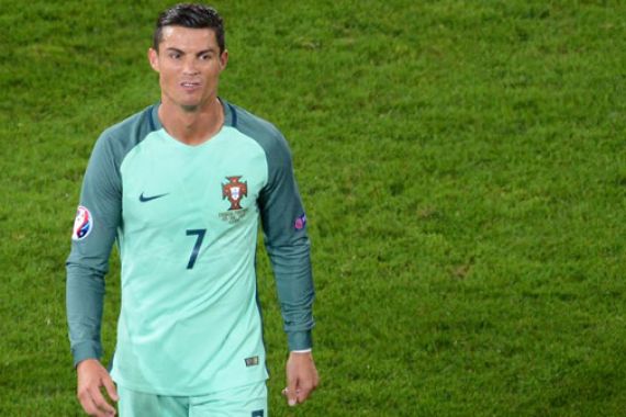 Kiper Polandia Ingin Cristiano Ronaldo Dinaturalisasi - JPNN.COM