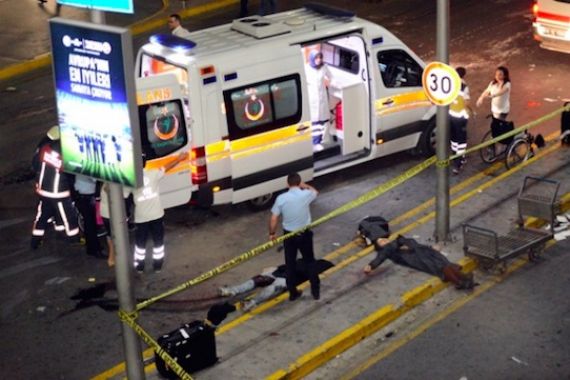 Polisi Sempat Bergulat dengan Pelaku Bom di Bandara Turki - JPNN.COM