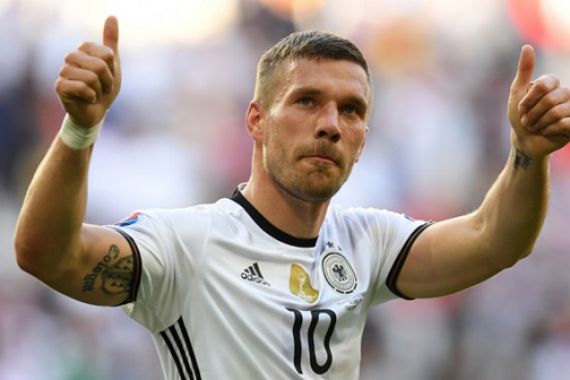 Gara-gara Ini Lukas Podolski Sebut UEFA Bodoh - JPNN.COM