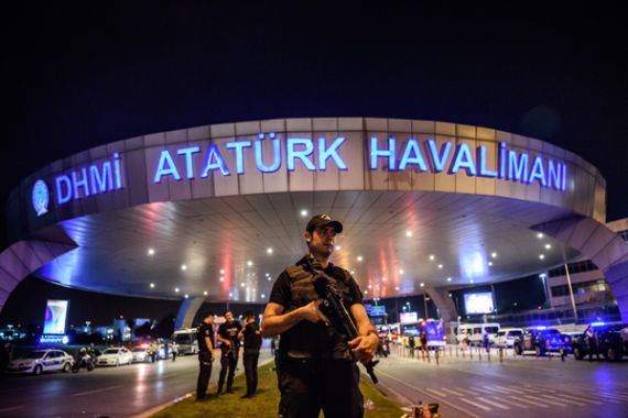 41 Tewas, 239 Terluka, Turki Tuding ISIS Biang Keladi Bom Ataturk - JPNN.COM