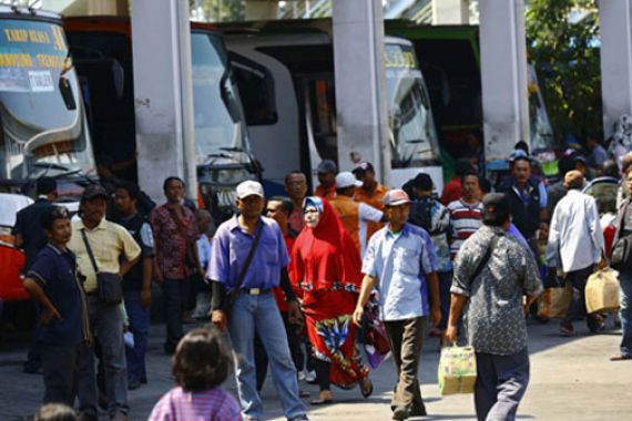 Cek Kesiapan Armada, Dirjen Darat Naik Bus Sampai ke Bandung - JPNN.COM