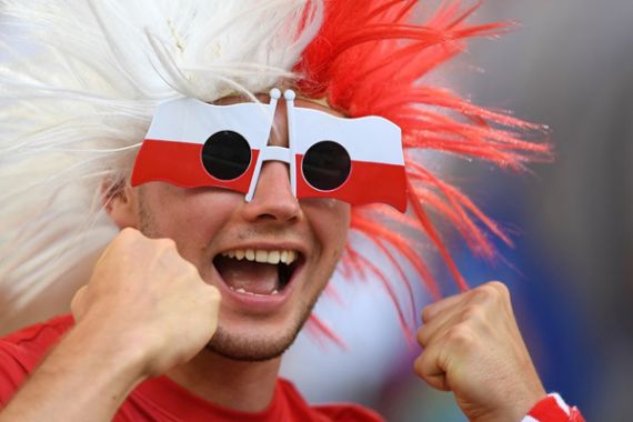 Lihat Foto-foto Kemeriahan Fans Jelang Laga Polandia vs Portugal - JPNN.COM