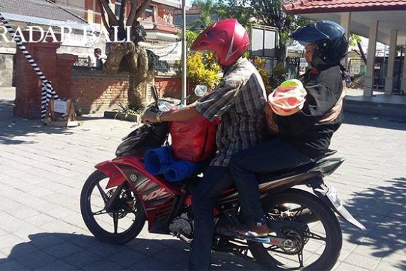 Jenazah Bayi yang Dibawa Naik Motor Itu Melintasi 3 Kabupaten/Kota - JPNN.COM