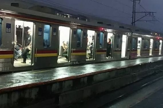 Libur Lebaran, KRL Commuter Line Tetap Beroperasi Normal - JPNN.COM