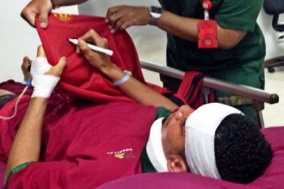 Defender Timnas Inggris Terbaring di Rumah Sakit di Bali, Ini Penyebabnya - JPNN.COM
