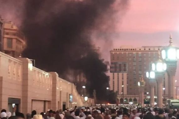 Bom Bunuh Diri di Dekat Masjid Nabi Renggut Tiga Nyawa - JPNN.COM