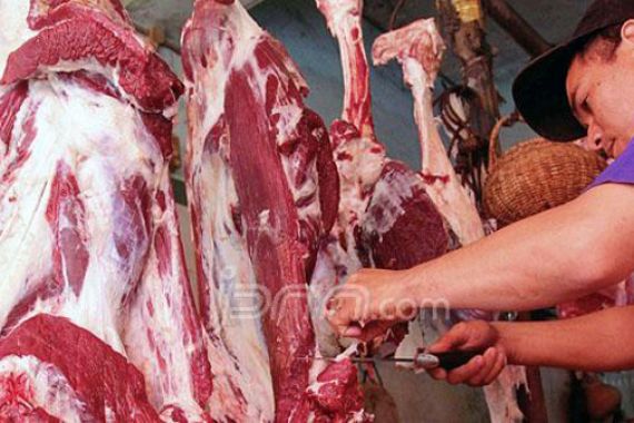 Harga Ayam dan Daging Sapi Lokal Mulai Turun - JPNN.COM