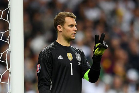 Jerman Pakai 3 Atau 4 Bek, Neuer Tak Masalah - JPNN.COM