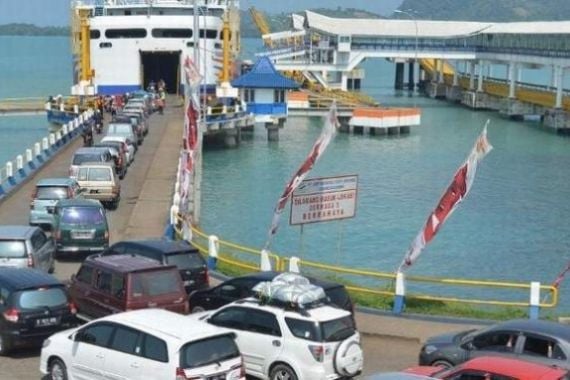 Pelabuhan Bakauheni Mulai Padat - JPNN.COM