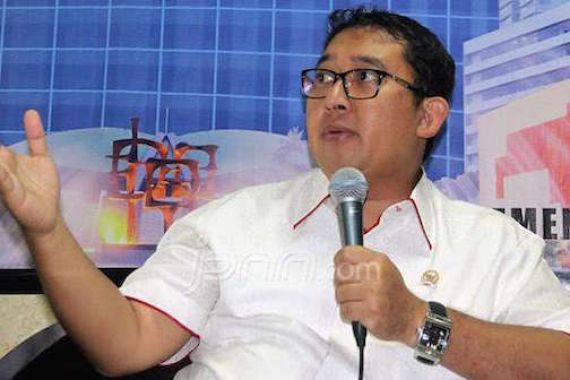 Orang Yang Dibelanya Predator Anak, Fadli Zon: Tangkap Saja - JPNN.COM