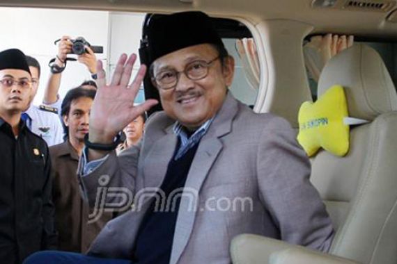 Setnov Imbau, Generasi Muda Golkar Bisa Tiru BJ Habibie - JPNN.COM