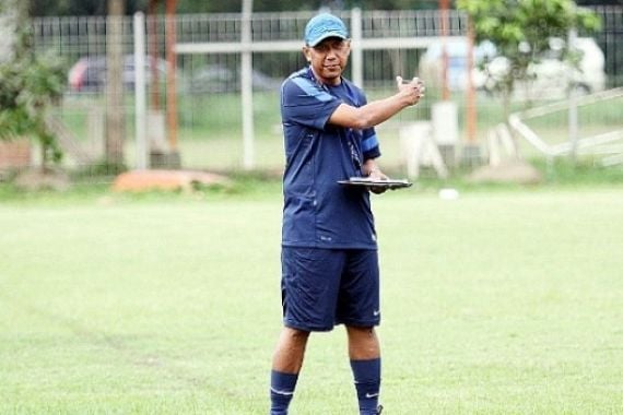 Tim Asuhannya Kalah, Begini Reaksi Pelatih Rahmad Darmawan - JPNN.COM