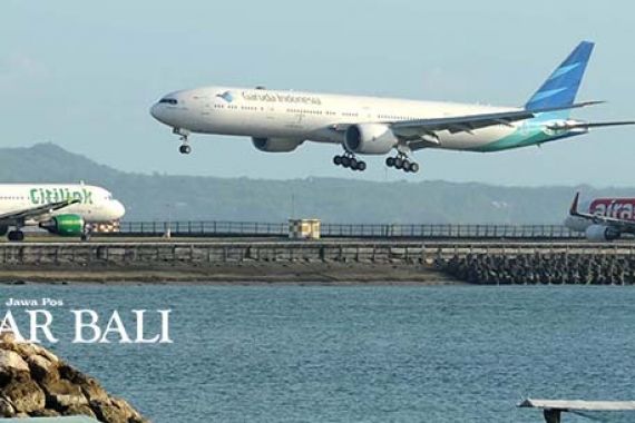 Landasan Bandara Ngurah Rai Bali Mengelupas, Gara-garanya... - JPNN.COM