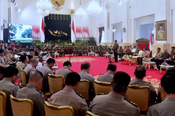 Jokowi: Tolong Dibedakan Mana yang Mencuri dan Administrasi - JPNN.COM