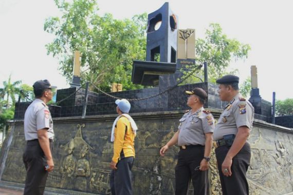 Kota Penuh Sampah, Lempengan Kuning Adipura Hilang, tuh Fotonya - JPNN.COM