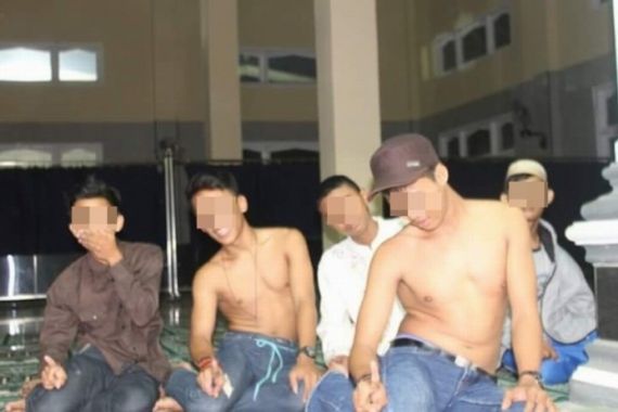 Rasain! Lima Pemuda yang Lecehkan Islam Kini Diburu Polisi - JPNN.COM