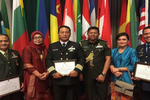 HEBAT! Tiga Perwira TNI Raih Penghargaan di Tiongkok - JPNN.COM