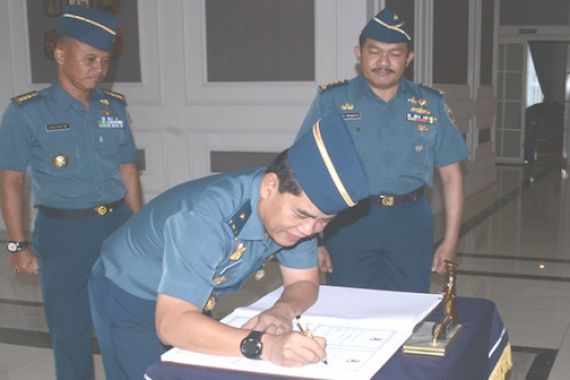 Pejabat Strategis TNI AL Kunjungi Markas AAL - JPNN.COM
