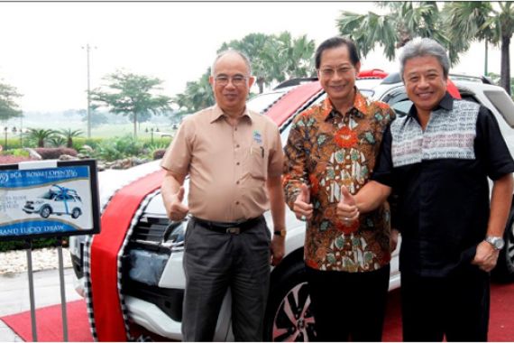 Bertanding Golf Sambil Berdonasi - JPNN.COM