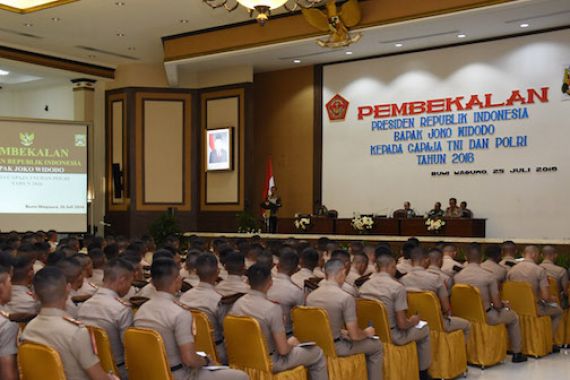 Ancaman Makin Berat, Jokowi: Perwira TNI-Polri Harus Responsif - JPNN.COM